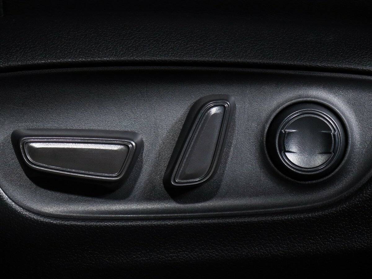 Купить Toyota Land Cruiser с пробегом. Фото: #18