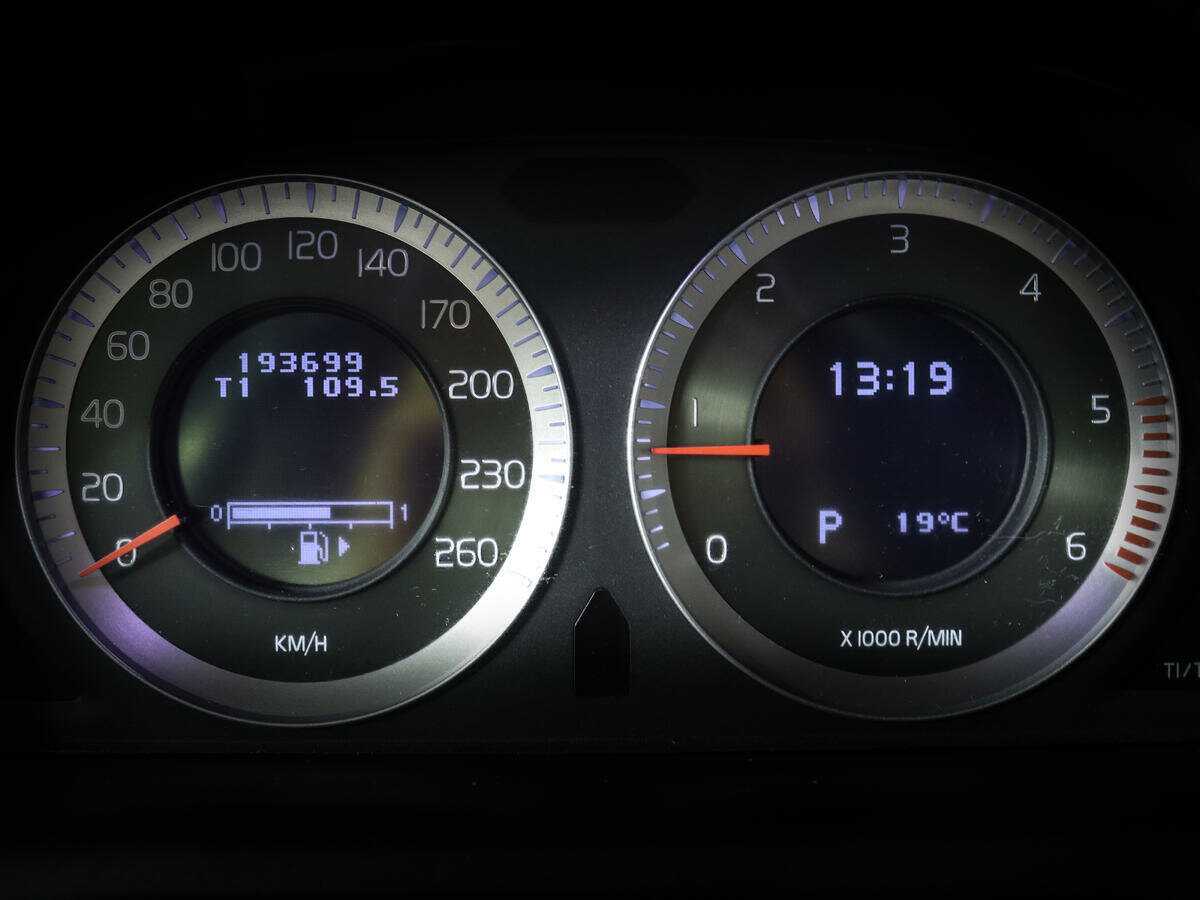 Купить Volvo XC60 с пробегом. Фото: #10