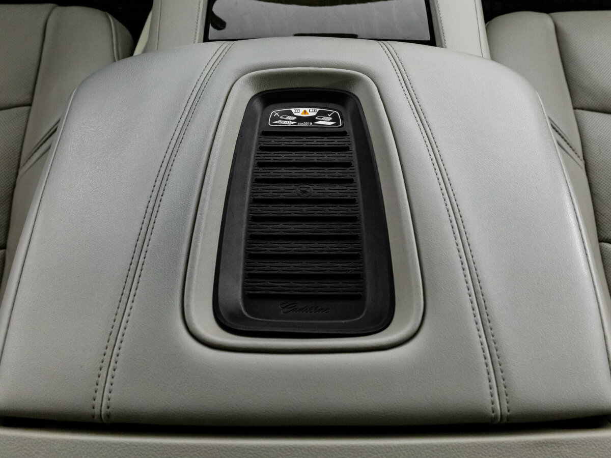 Купить Cadillac Escalade с пробегом. Фото: #13