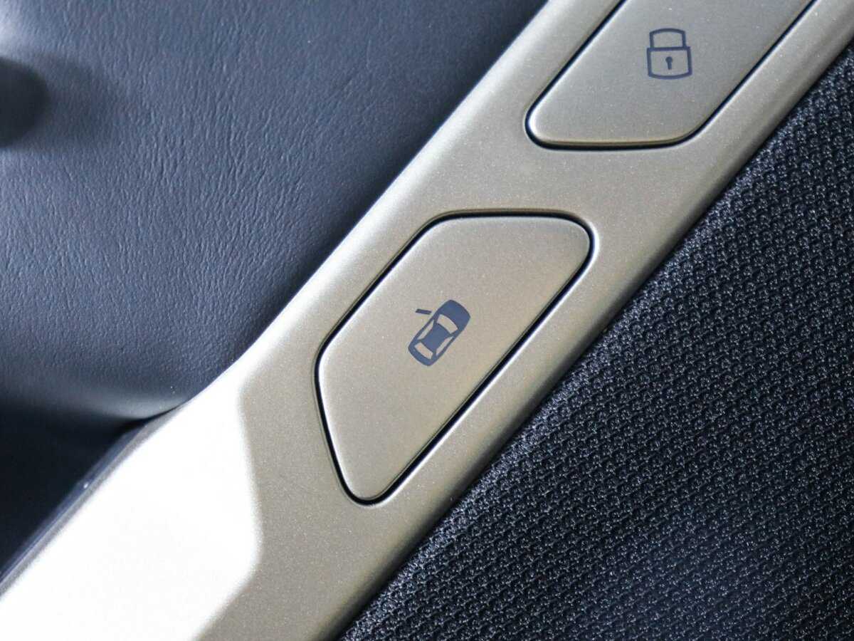 Купить BMW iX с пробегом. Фото: #22