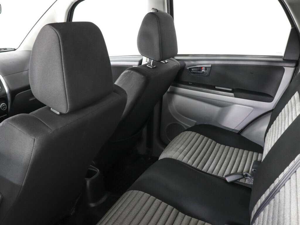 Купить Suzuki SX4 с пробегом. Фото: #11