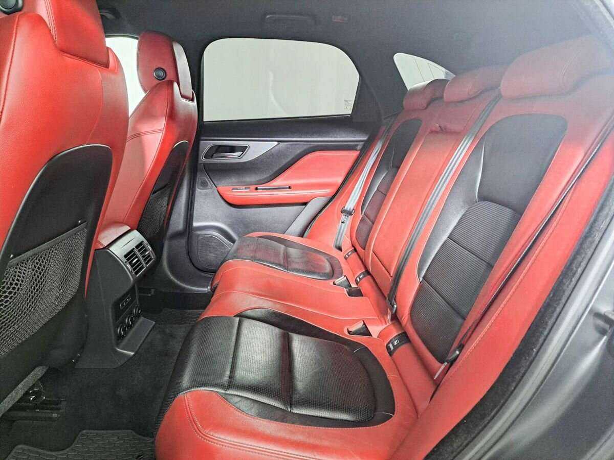 Купить Jaguar F-Pace с пробегом. Фото: #9