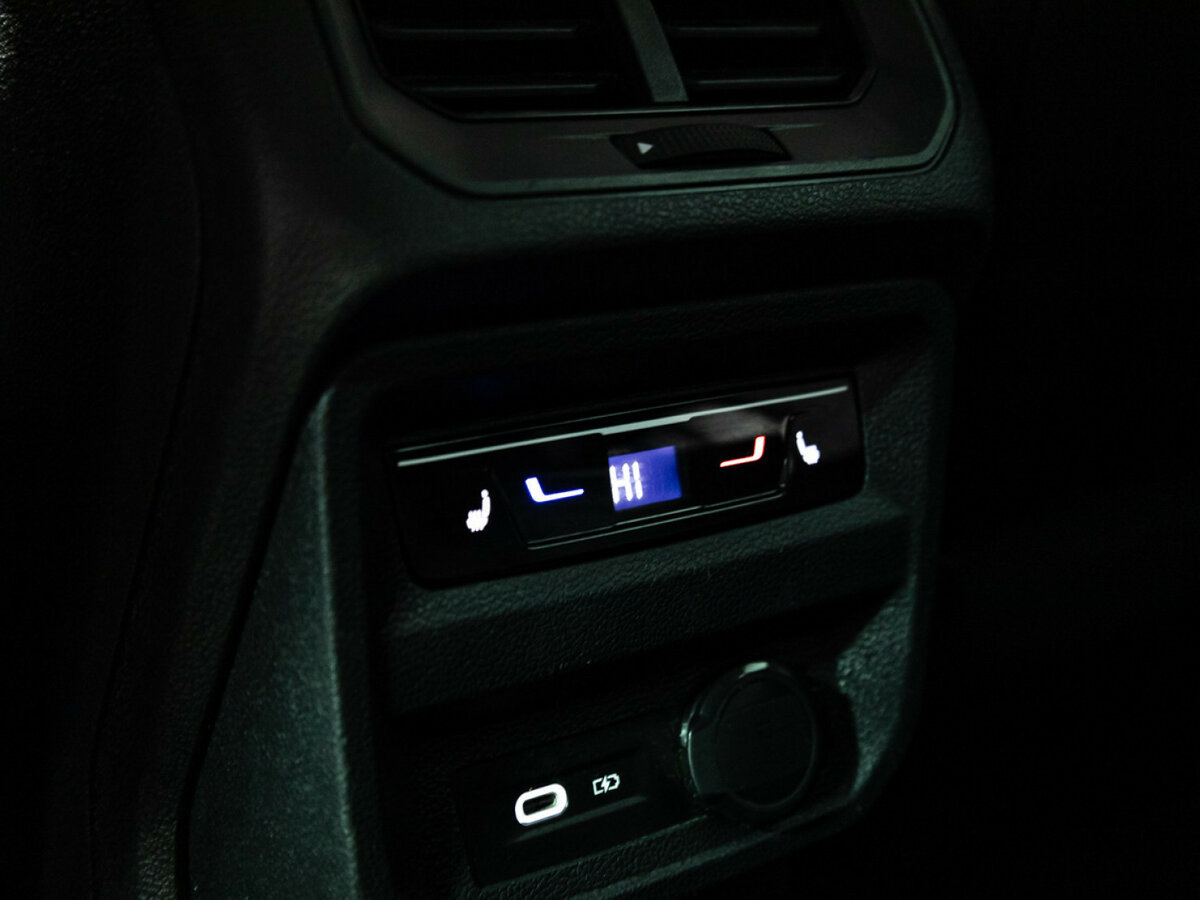 Купить Volkswagen Tiguan с пробегом. Фото: #19