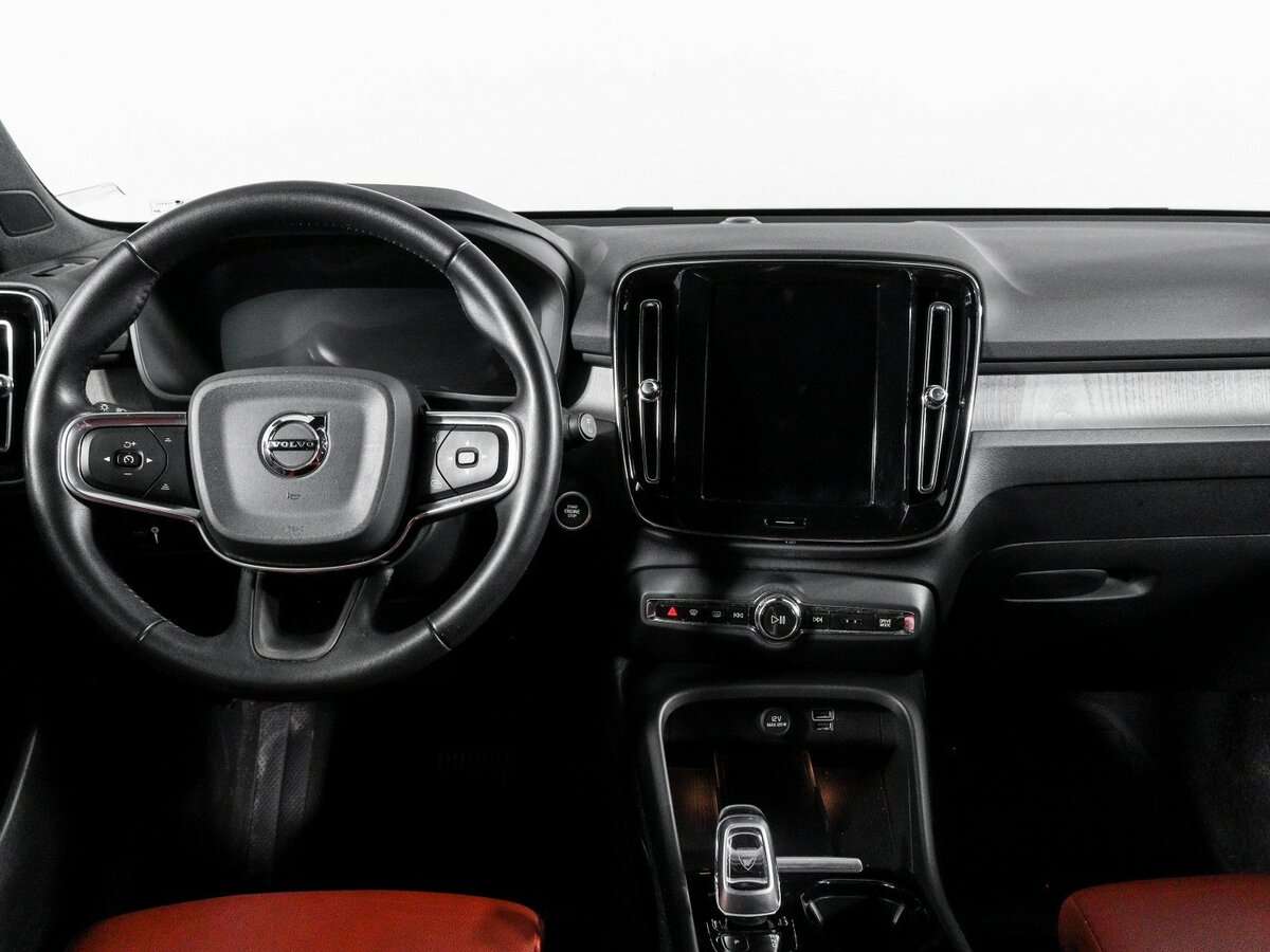 Купить Volvo XC40 с пробегом. Фото: #12