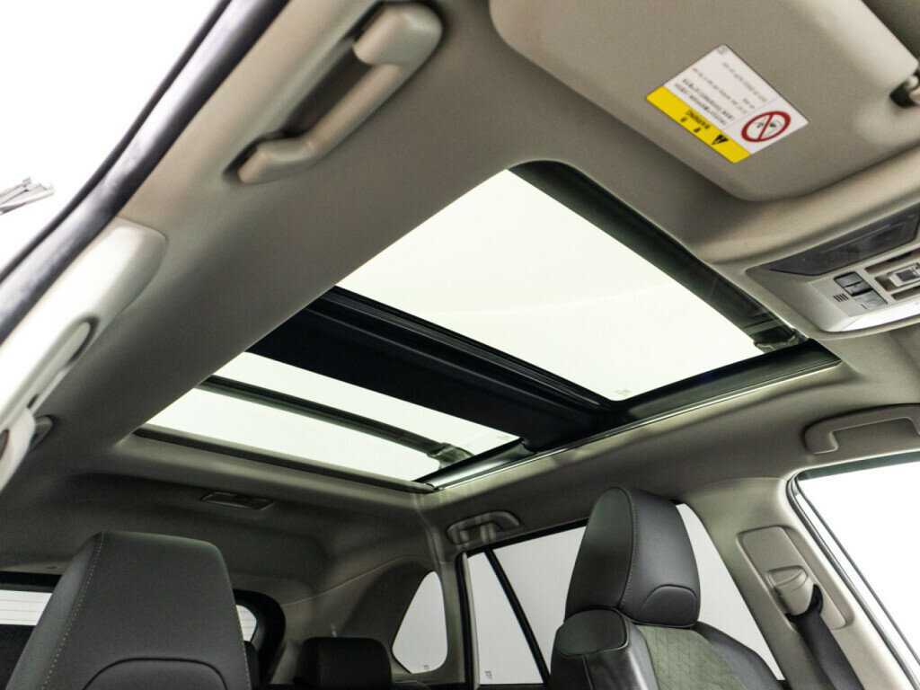 Купить Toyota RAV4 с пробегом. Фото: #20