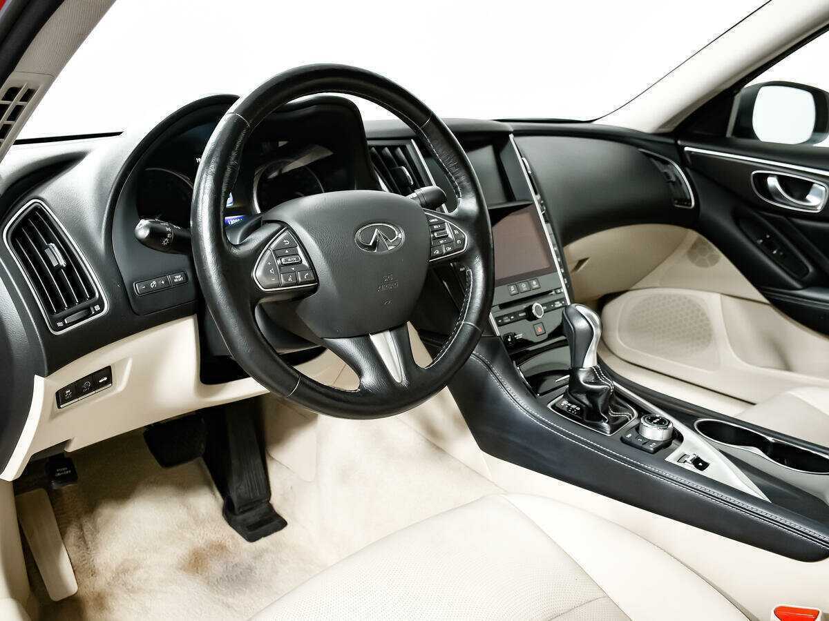 Купить Infiniti Q50 с пробегом. Фото: #11