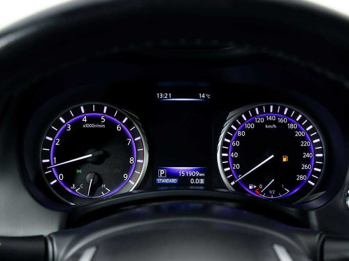 Купить Infiniti Q60 с пробегом. Фото: #27