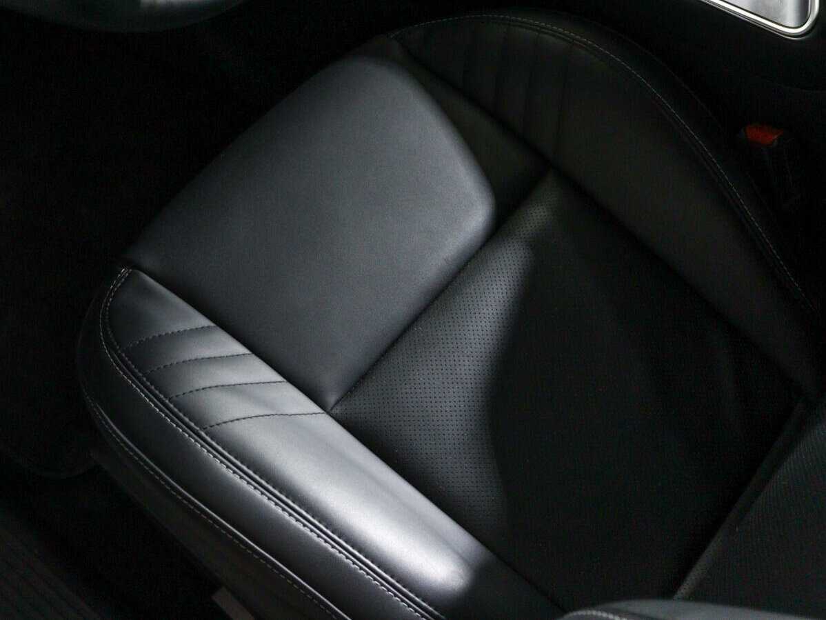 Купить Dodge Challenger с пробегом. Фото: #13