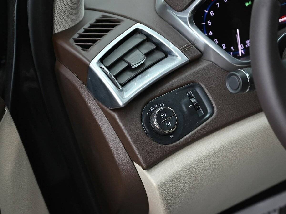 Купить Cadillac SRX с пробегом. Фото: #6