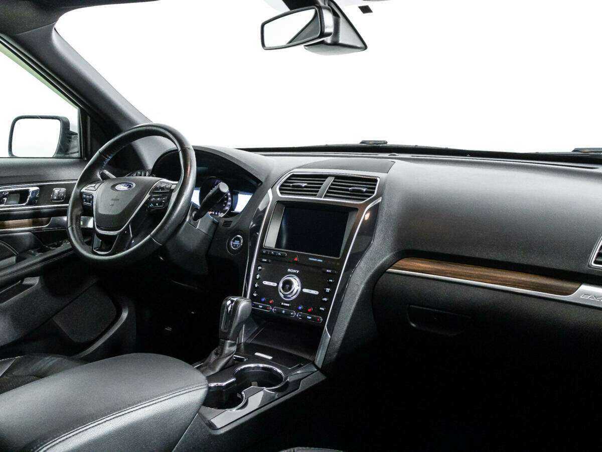 Купить Ford Explorer с пробегом. Фото: #6