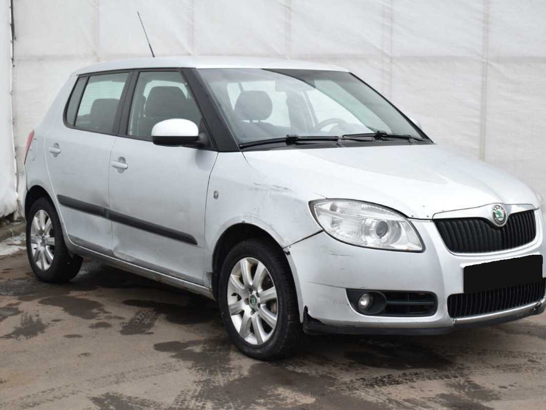 Купить Skoda Fabia с пробегом. Фото: #2