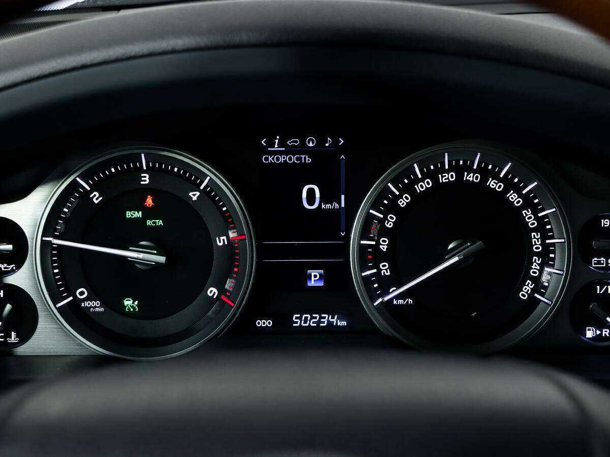 Купить Toyota Land Cruiser с пробегом. Фото: #15