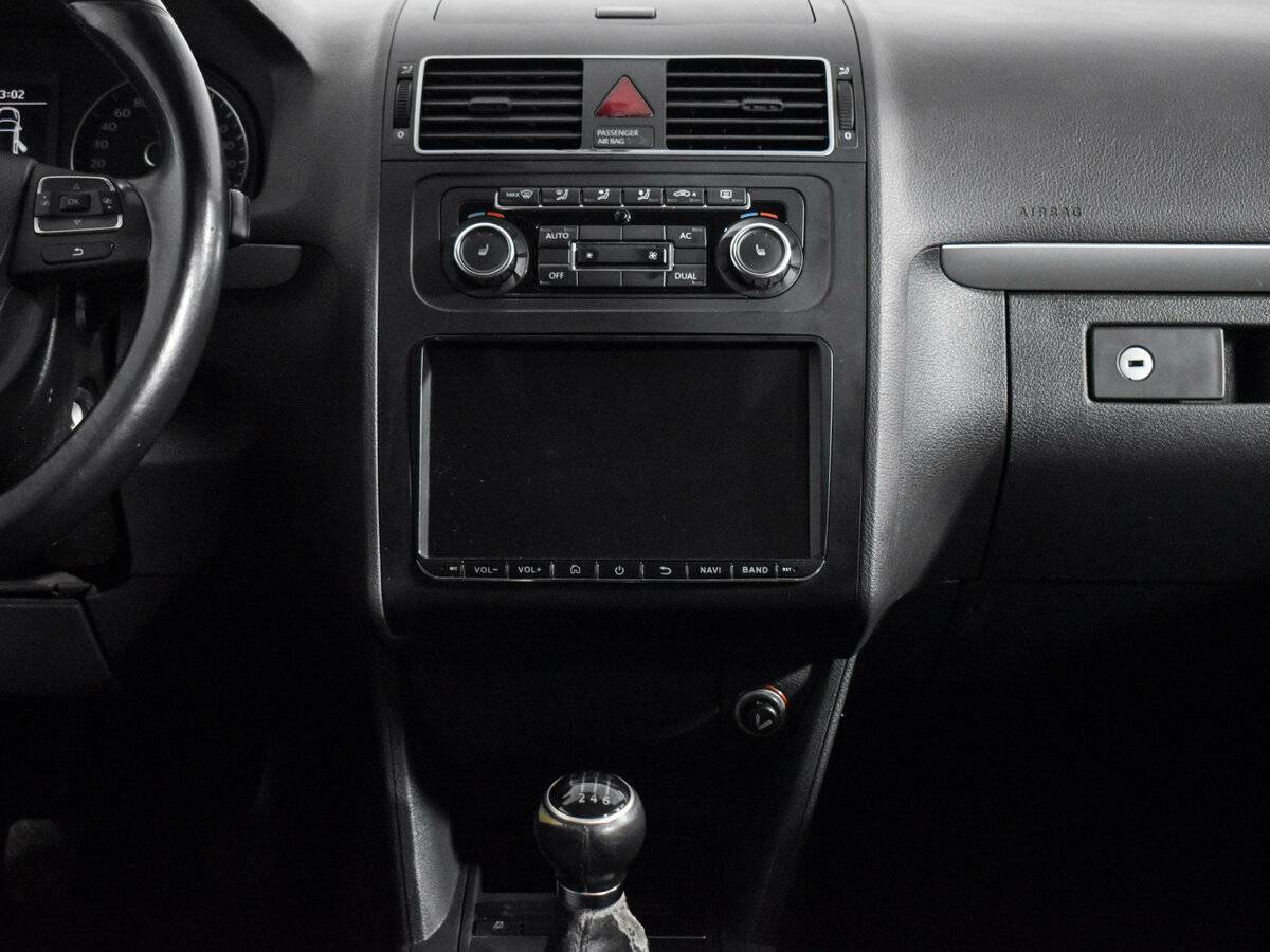 Купить Volkswagen Touran с пробегом. Фото: #13