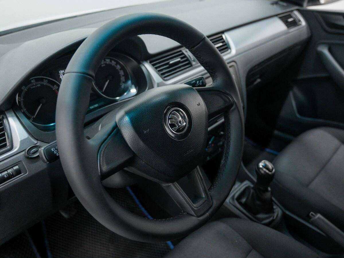 Купить Skoda Rapid с пробегом. Фото: #20