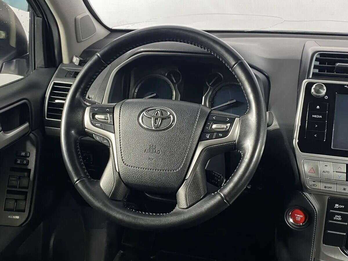 Купить Toyota Land Cruiser Prado с пробегом. Фото: #11