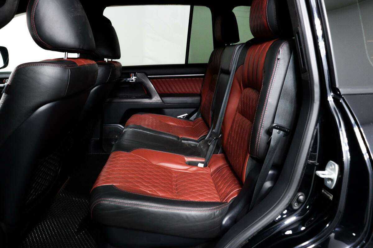 Купить Toyota Land Cruiser с пробегом. Фото: #11