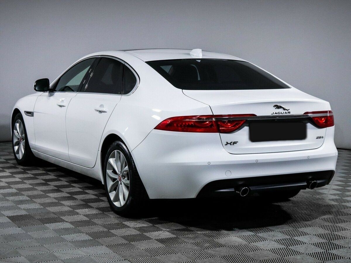 Купить Jaguar XF с пробегом. Фото: #4