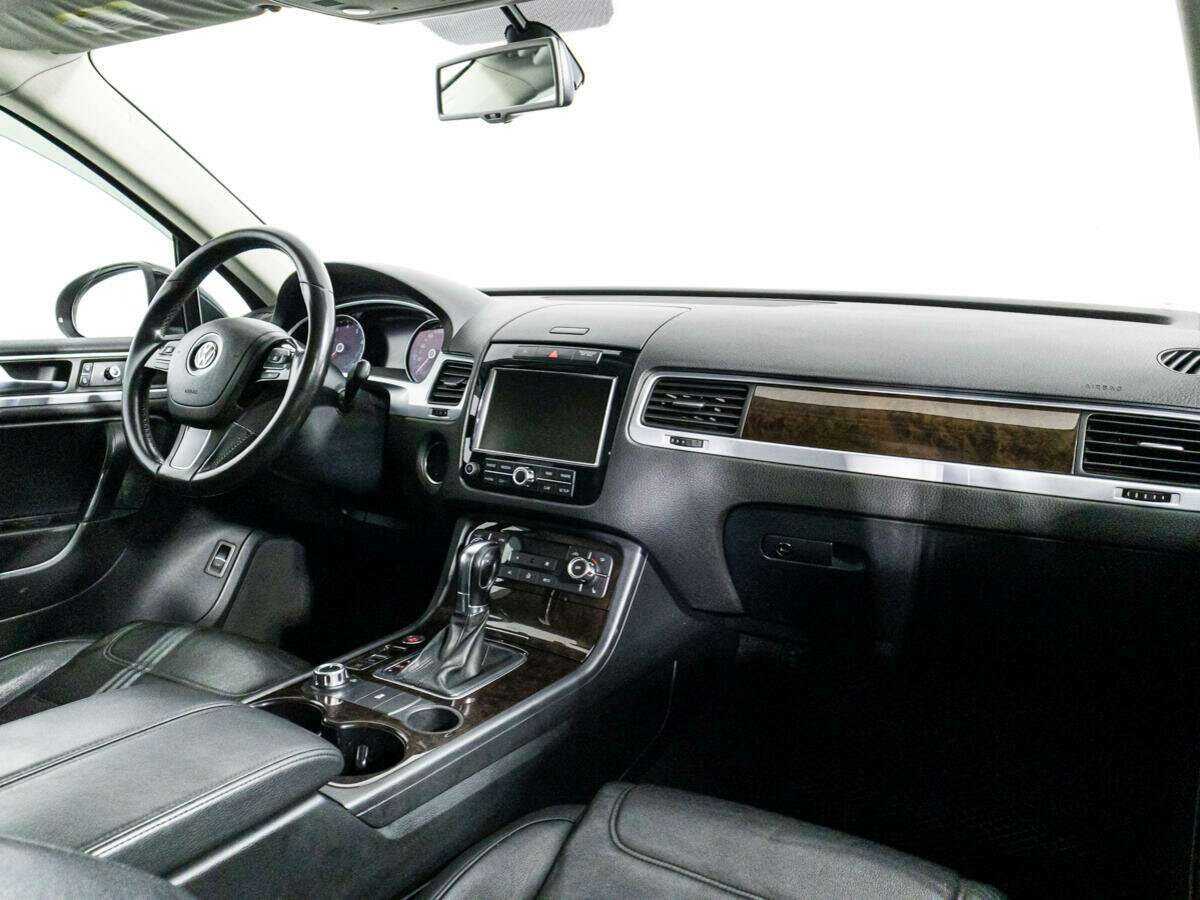 Купить Volkswagen Touareg с пробегом. Фото: #6