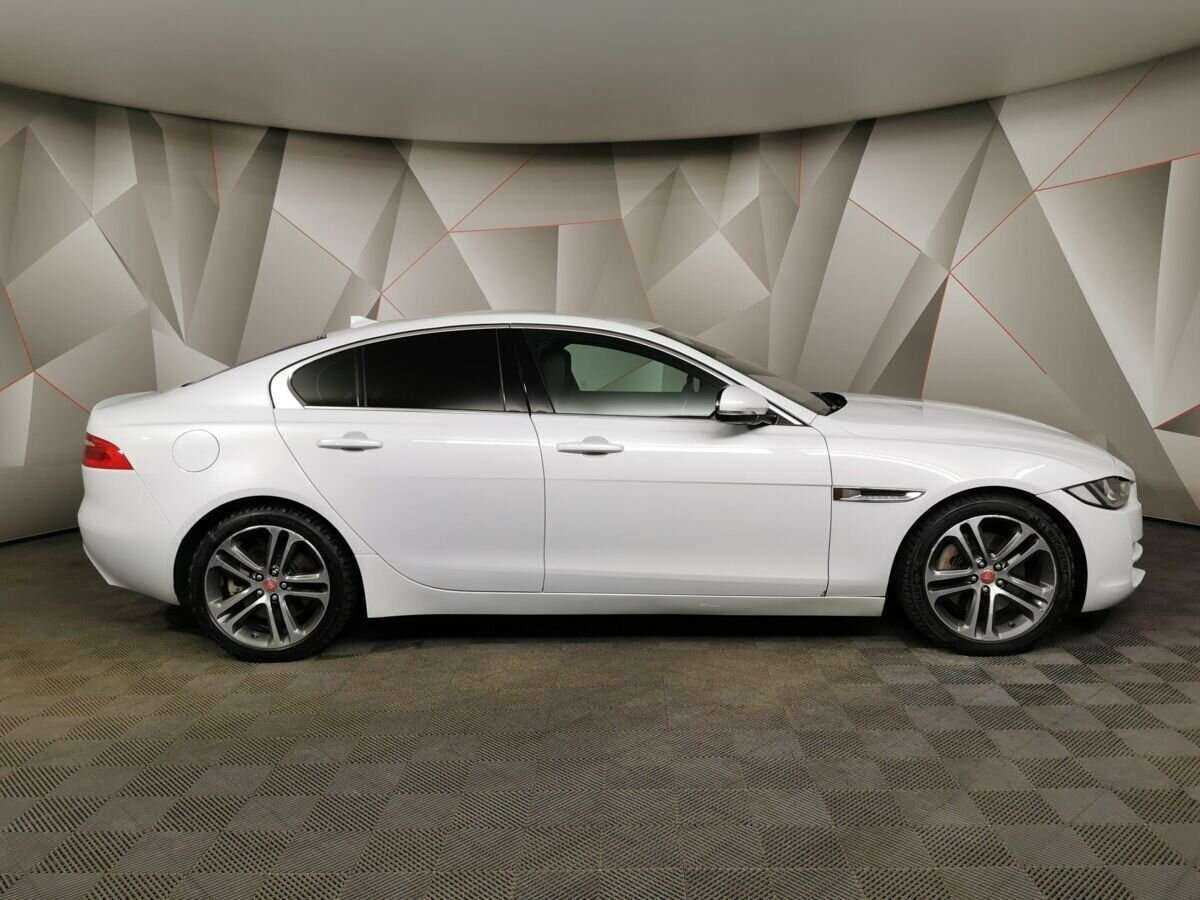 Купить Jaguar XE с пробегом. Фото: #5