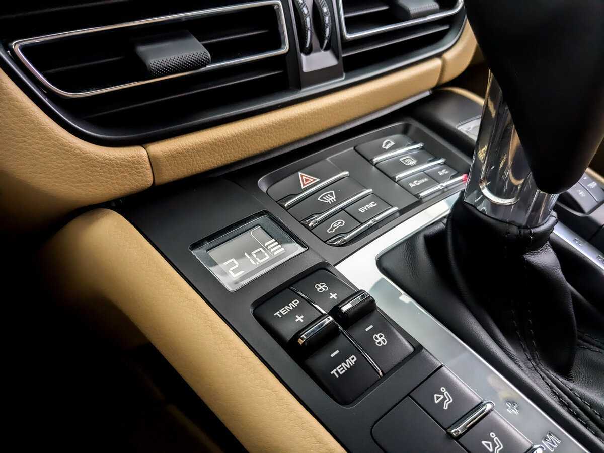 Купить Porsche Macan с пробегом. Фото: #22