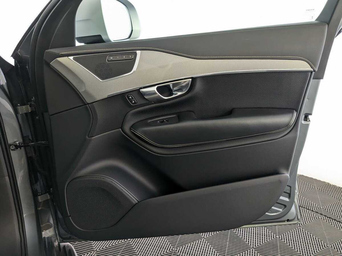 Купить Volvo XC90 с пробегом. Фото: #20
