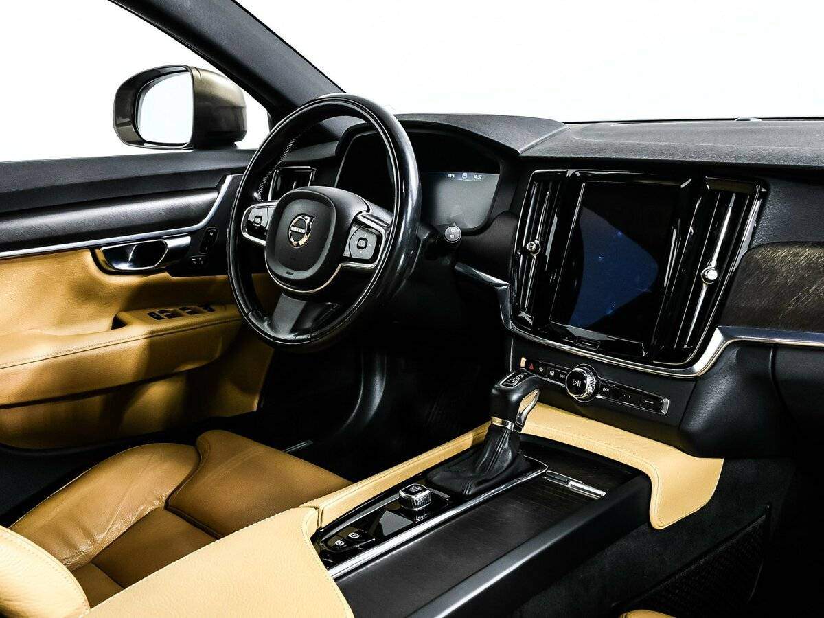 Купить Volvo V90 Cross Country с пробегом. Фото: #8