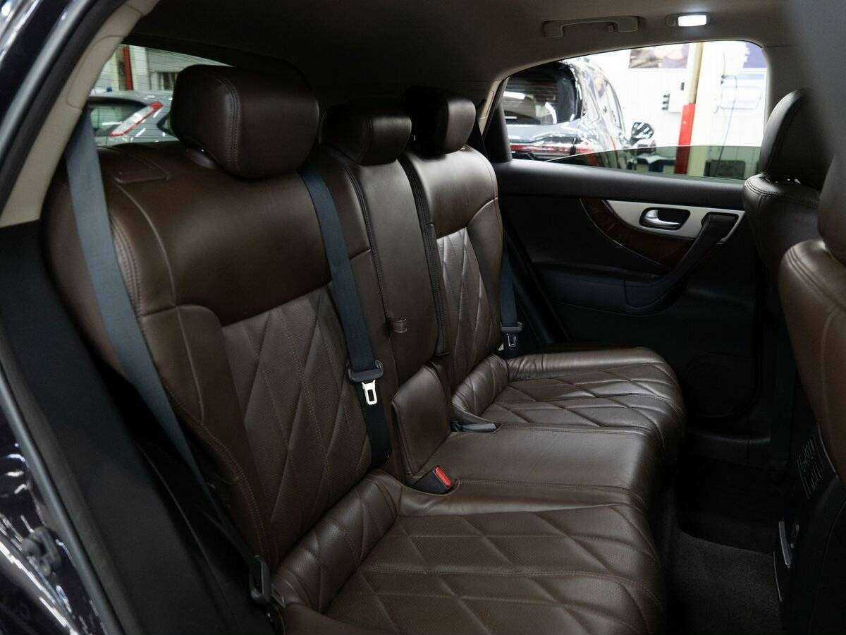Купить Infiniti FX с пробегом. Фото: #9