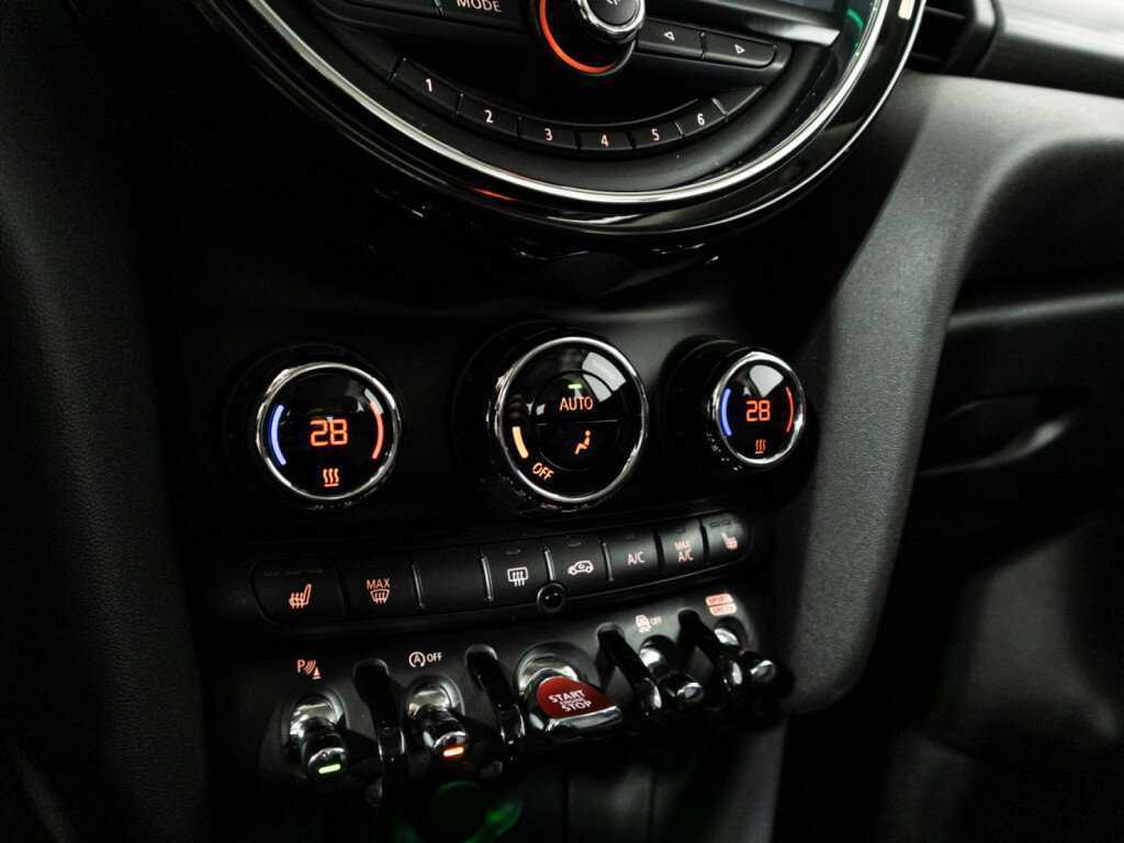 Купить Mini Hatch с пробегом. Фото: #16