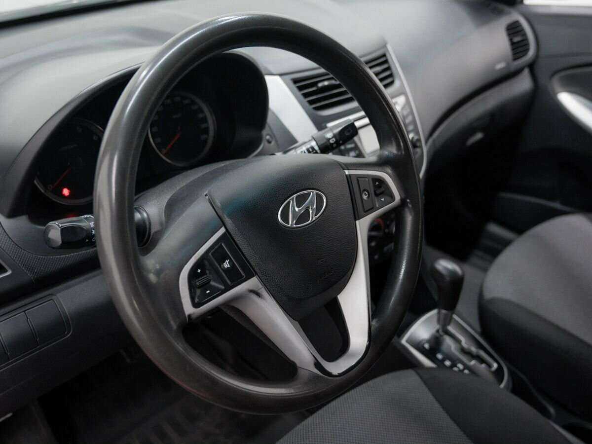 Купить Hyundai Solaris с пробегом. Фото: #14