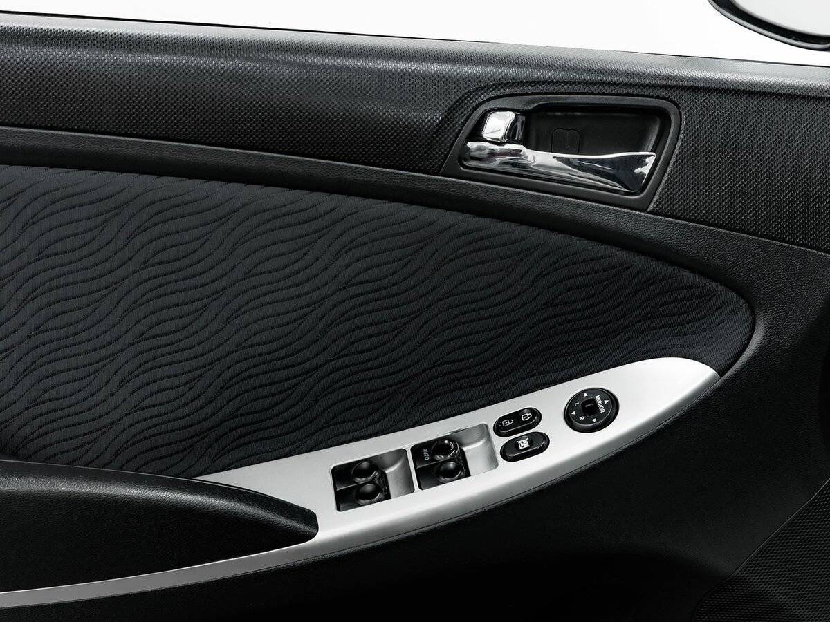 Купить Hyundai Solaris с пробегом. Фото: #17