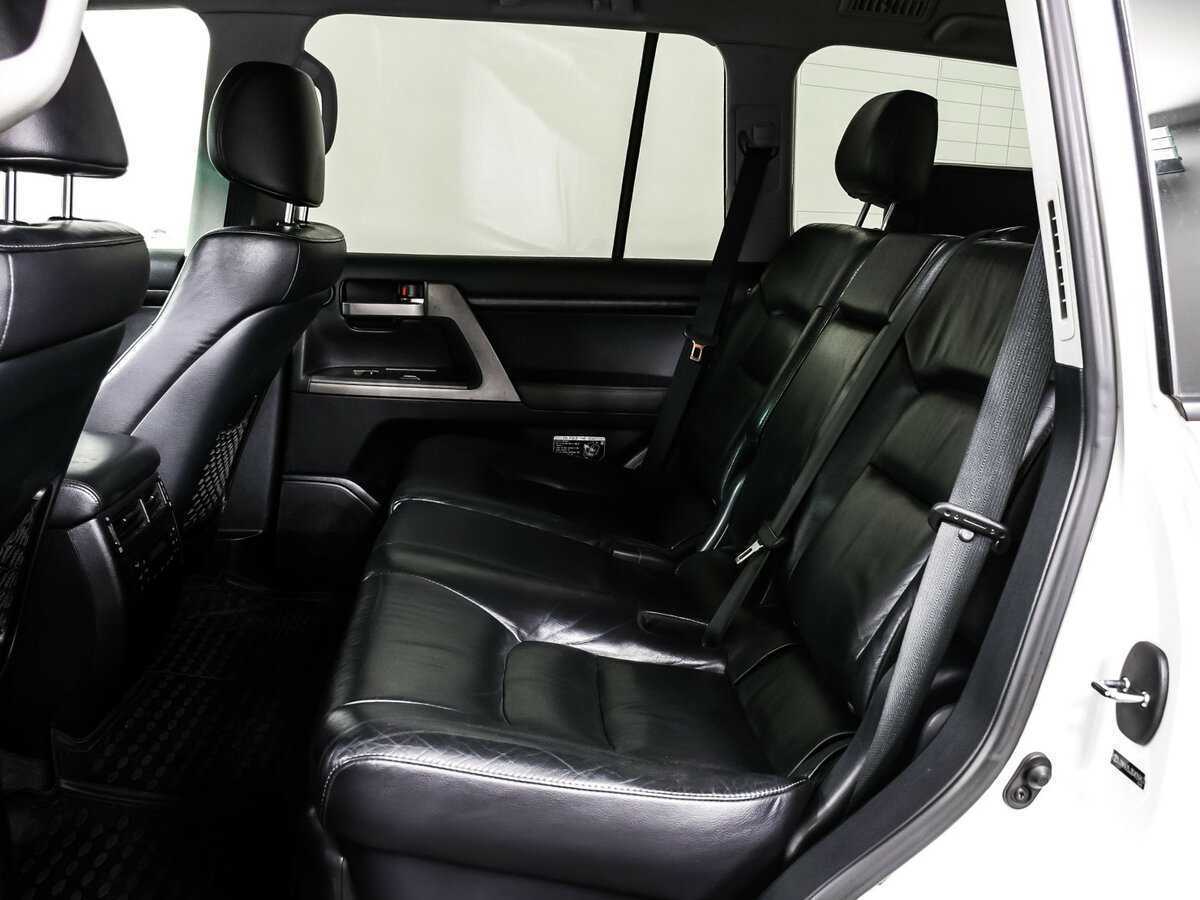 Купить Toyota Land Cruiser с пробегом. Фото: #12