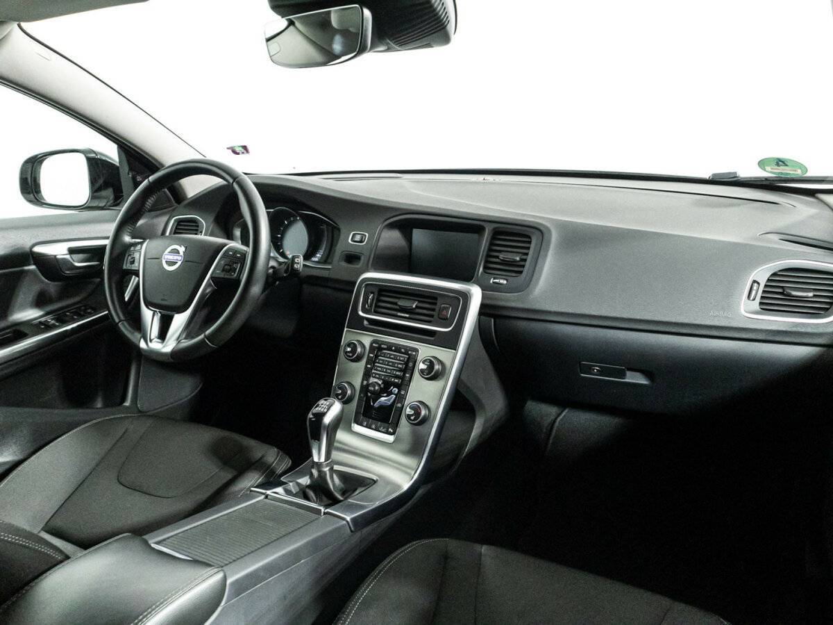 Купить Volvo V60 Cross Country с пробегом. Фото: #8