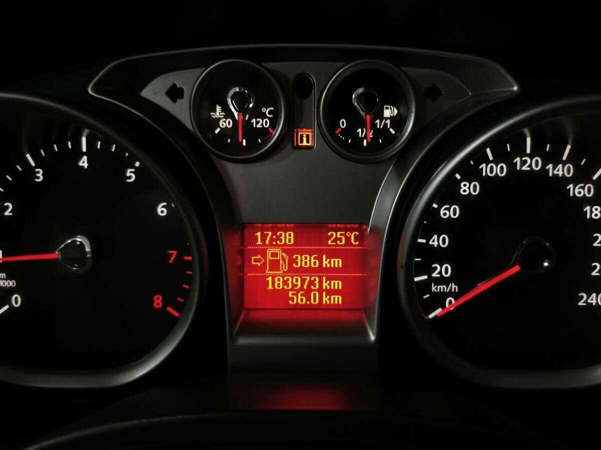 Купить Ford Focus с пробегом. Фото: #17