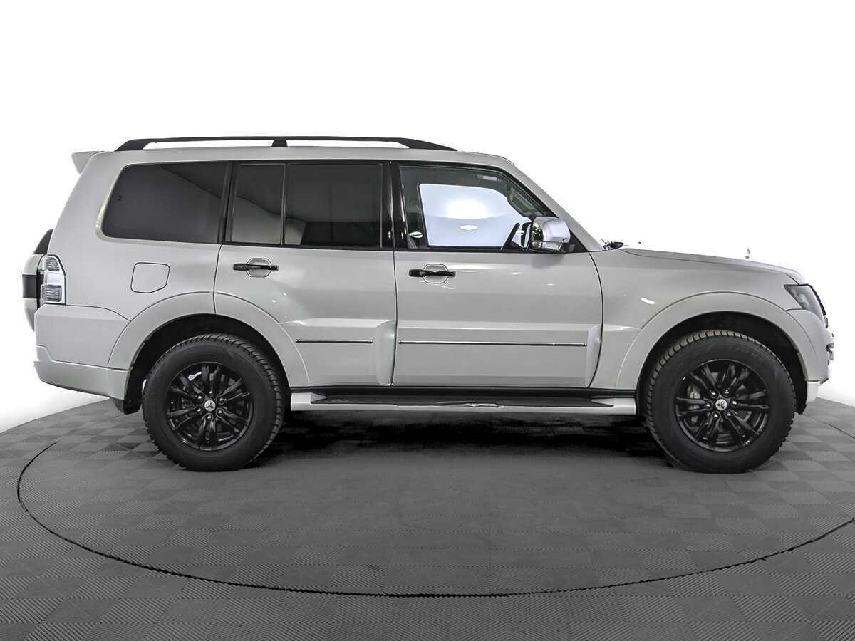 Купить Mitsubishi Pajero с пробегом. Фото: #3