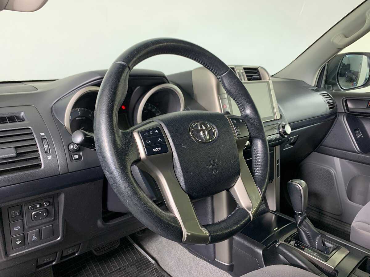 Купить Toyota Land Cruiser Prado с пробегом. Фото: #8