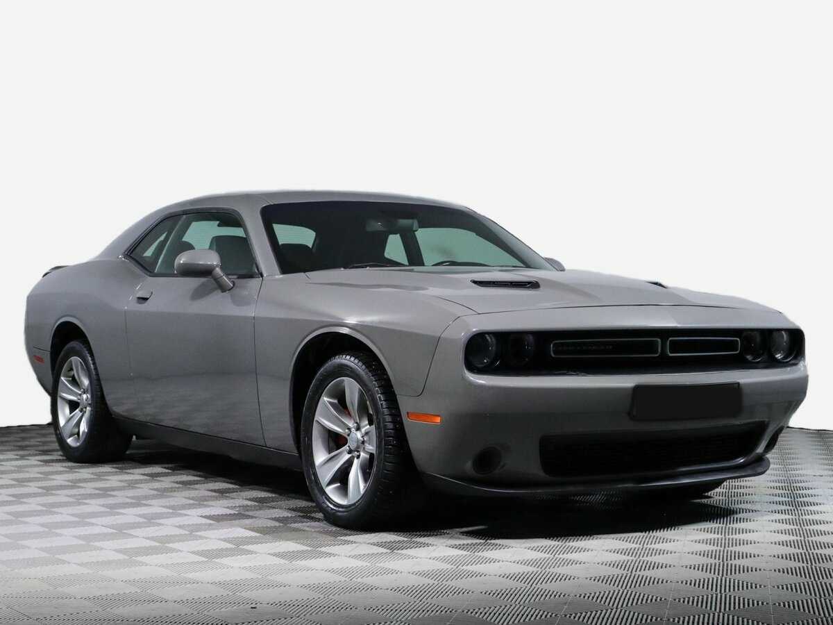 Купить Dodge Challenger с пробегом. Фото: #2
