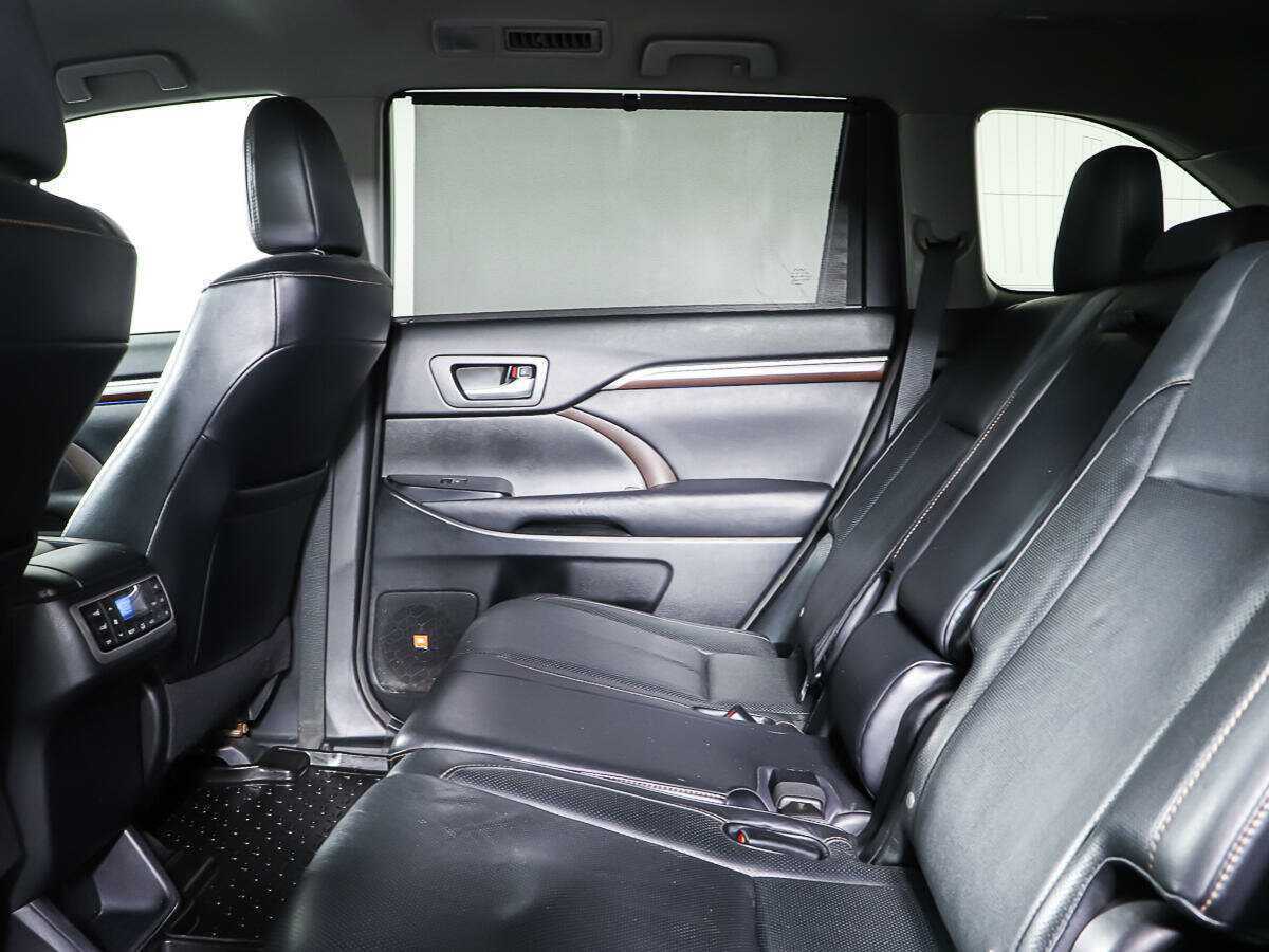 Купить Toyota Highlander с пробегом. Фото: #9