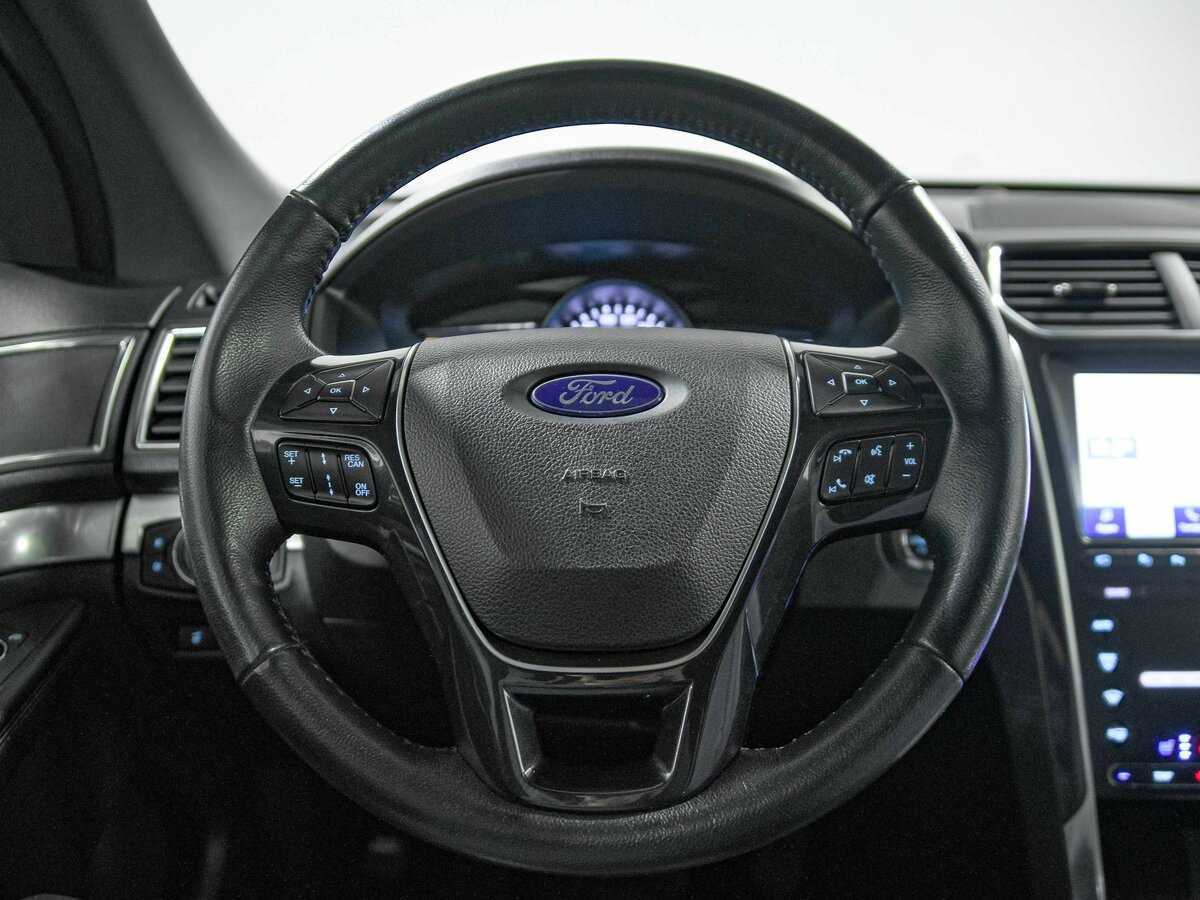 Купить Ford Explorer с пробегом. Фото: #8