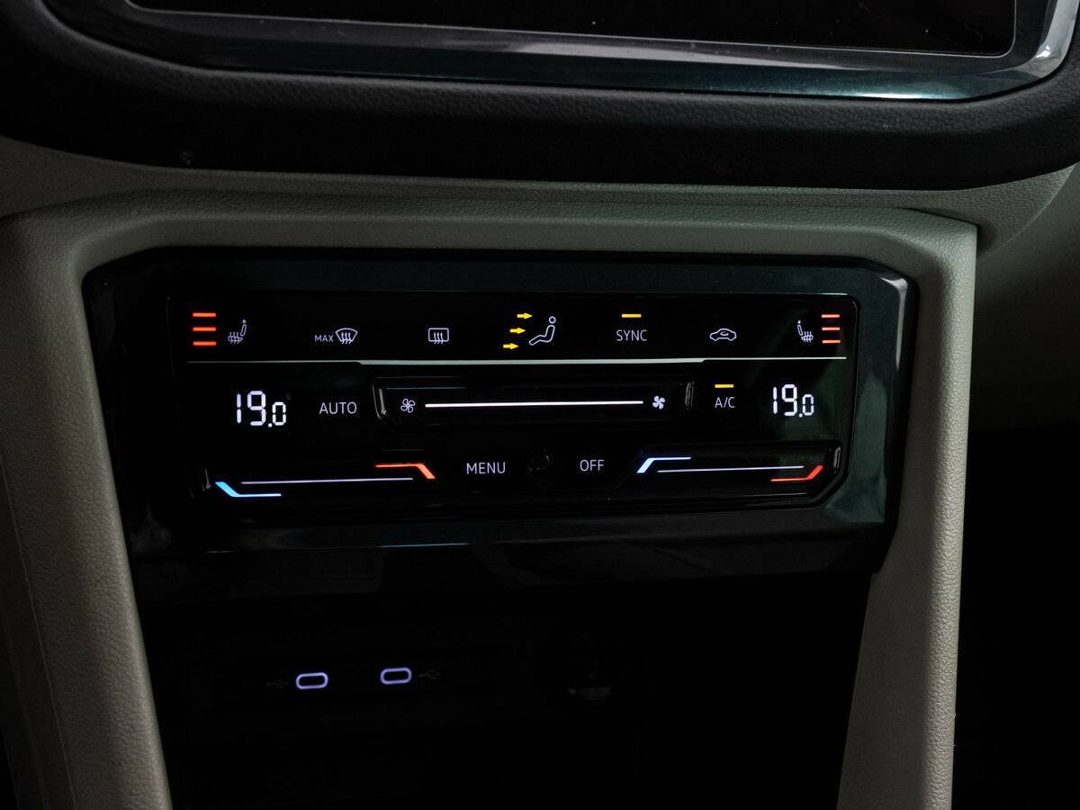 Купить Volkswagen Tiguan с пробегом. Фото: #10
