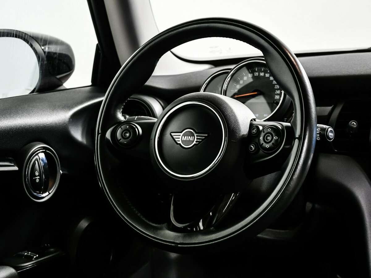 Купить Mini Hatch с пробегом. Фото: #14