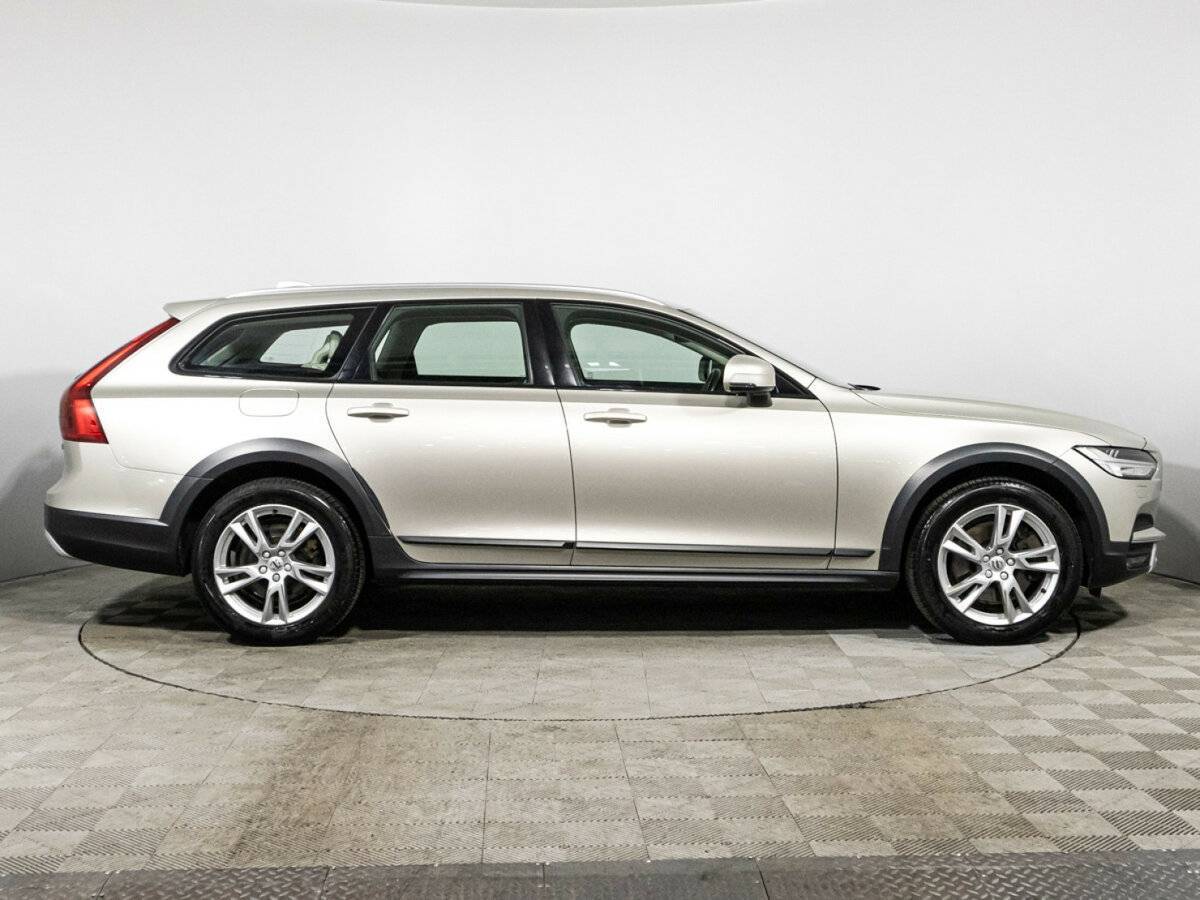 Купить Volvo V90 Cross Country с пробегом. Фото: #3