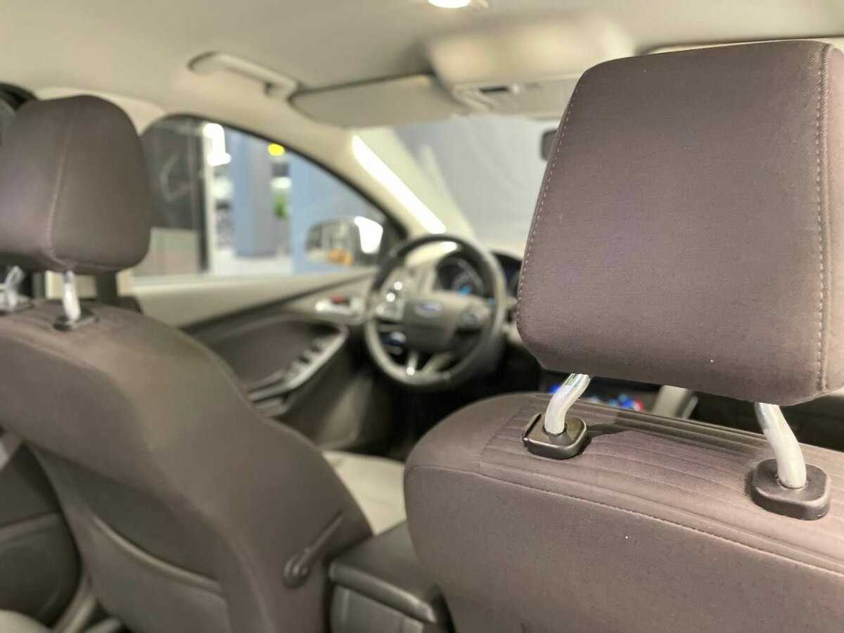 Купить Ford Focus с пробегом. Фото: #17
