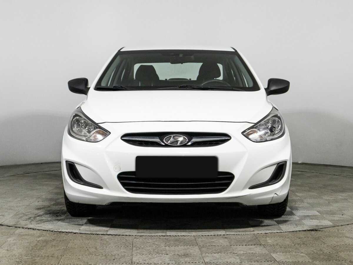 Купить Hyundai Solaris с пробегом. Фото: #1