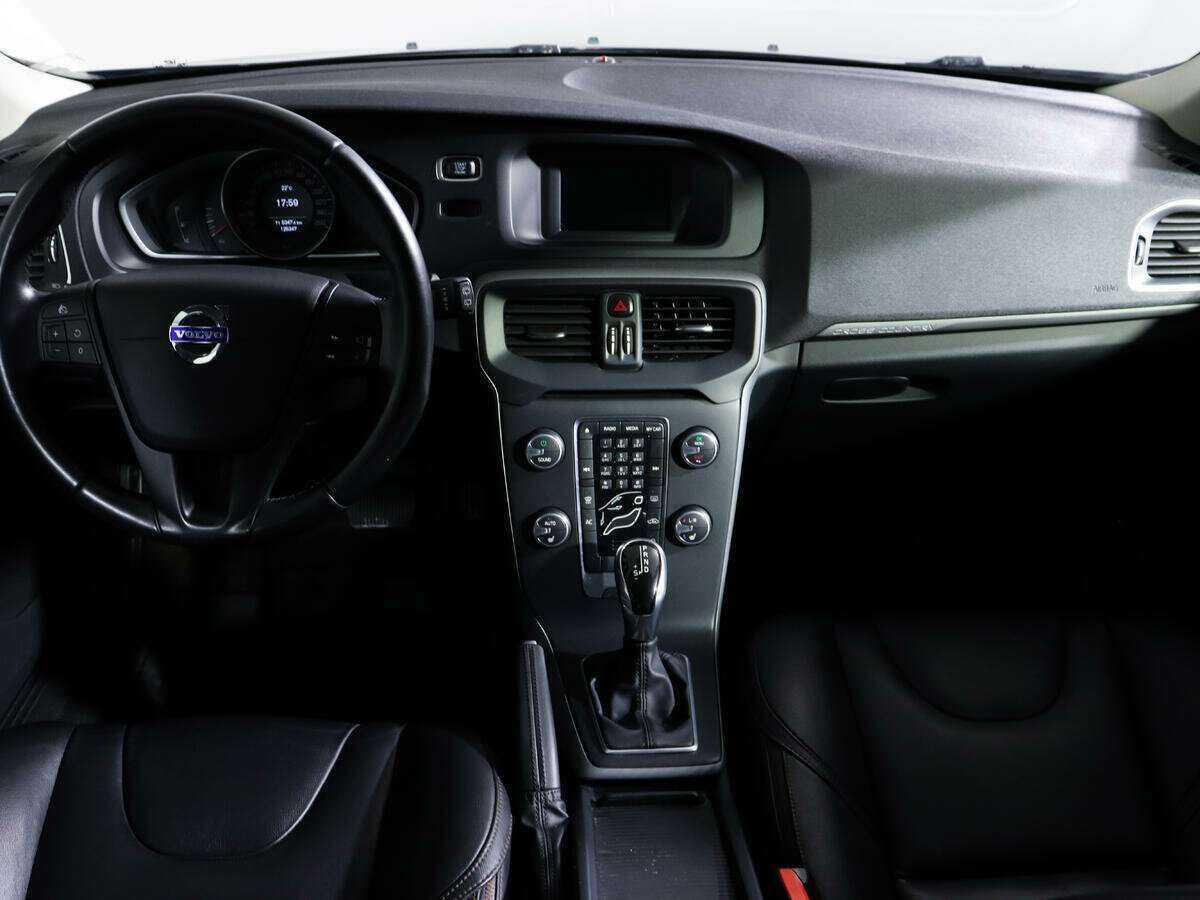 Купить Volvo V40 Cross Country с пробегом. Фото: #9