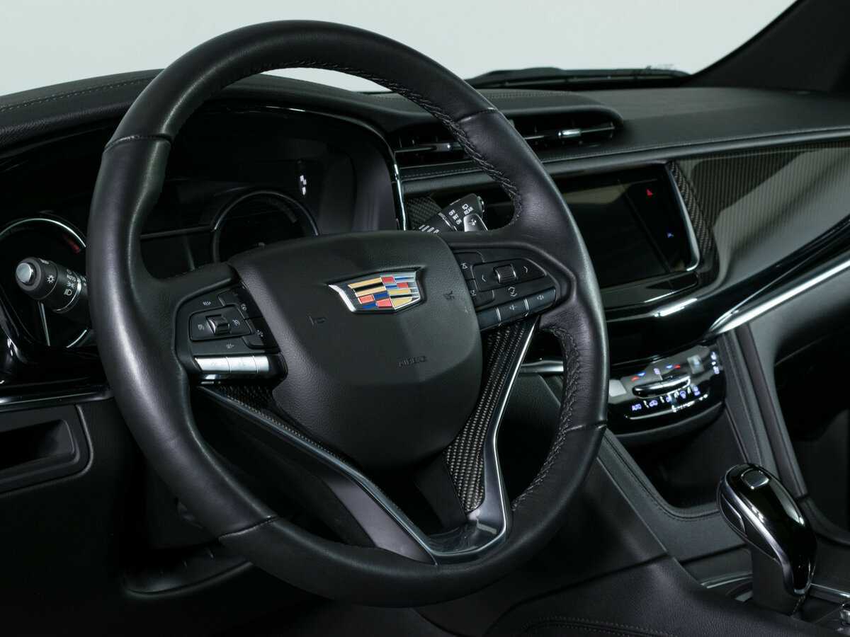 Купить Cadillac XT6 с пробегом. Фото: #17