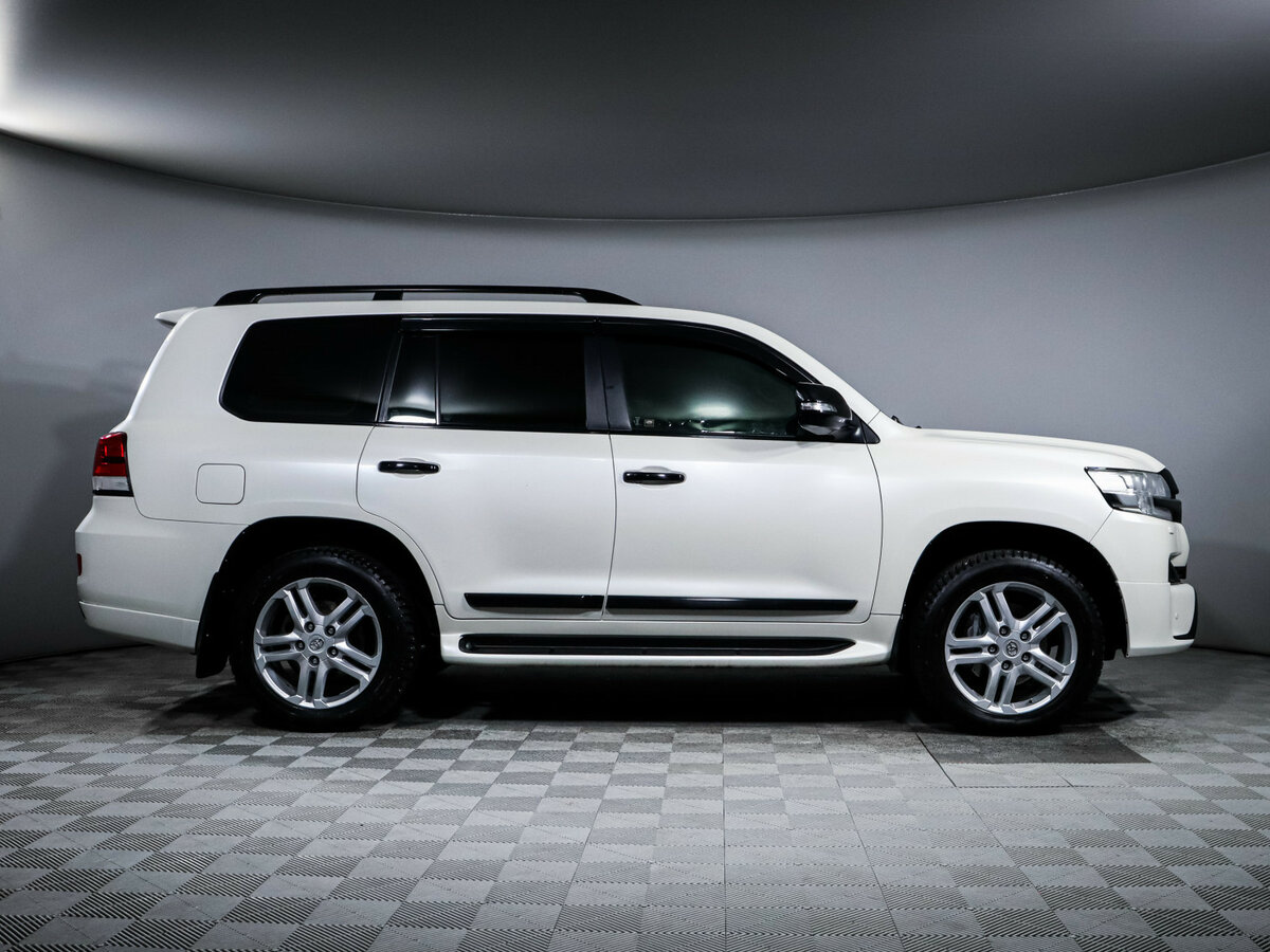 Купить Toyota Land Cruiser с пробегом. Фото: #3