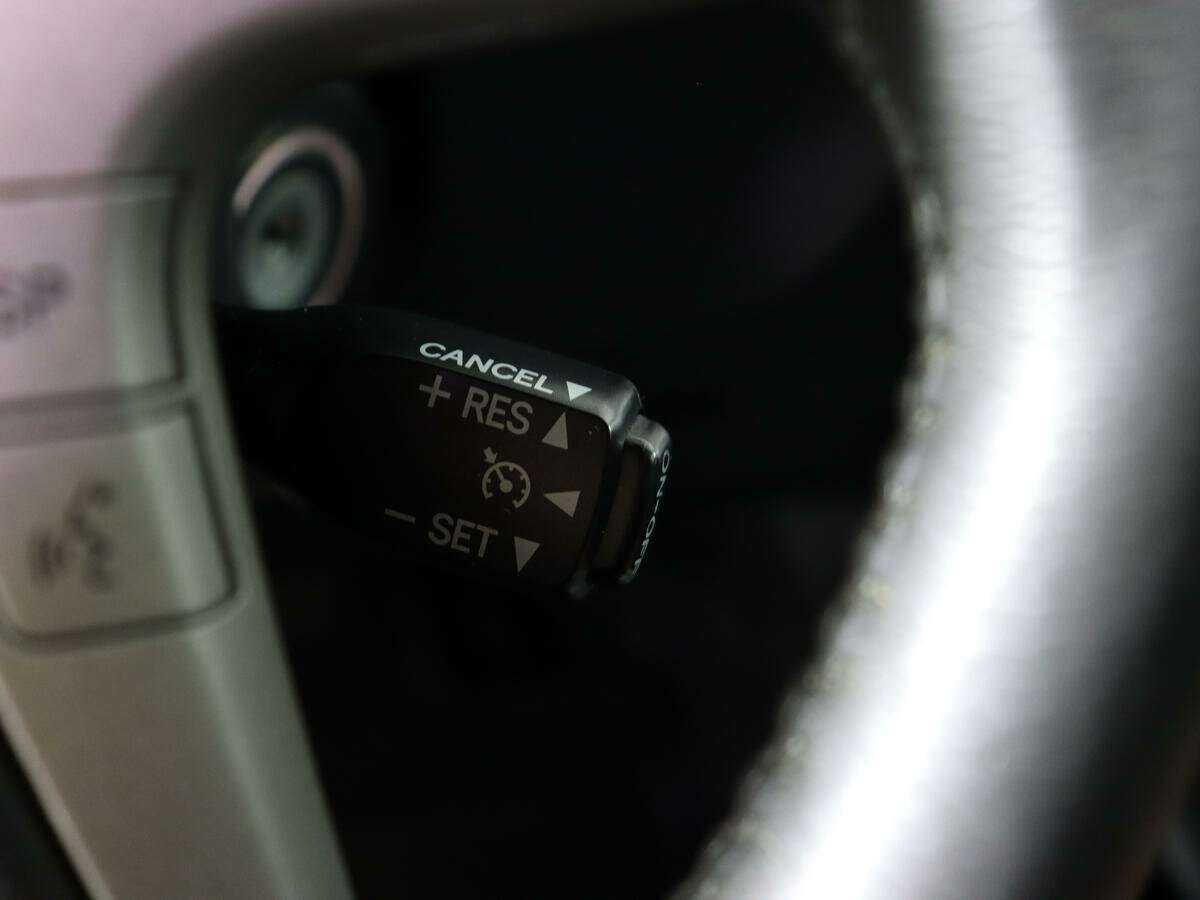 Купить Toyota Camry с пробегом. Фото: #18