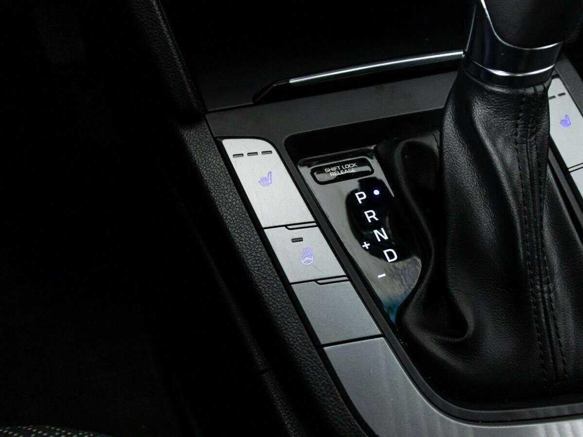 Купить Hyundai Elantra с пробегом. Фото: #16