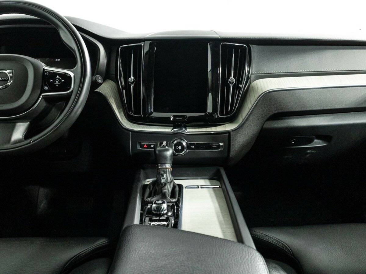 Купить Volvo XC60 с пробегом. Фото: #13