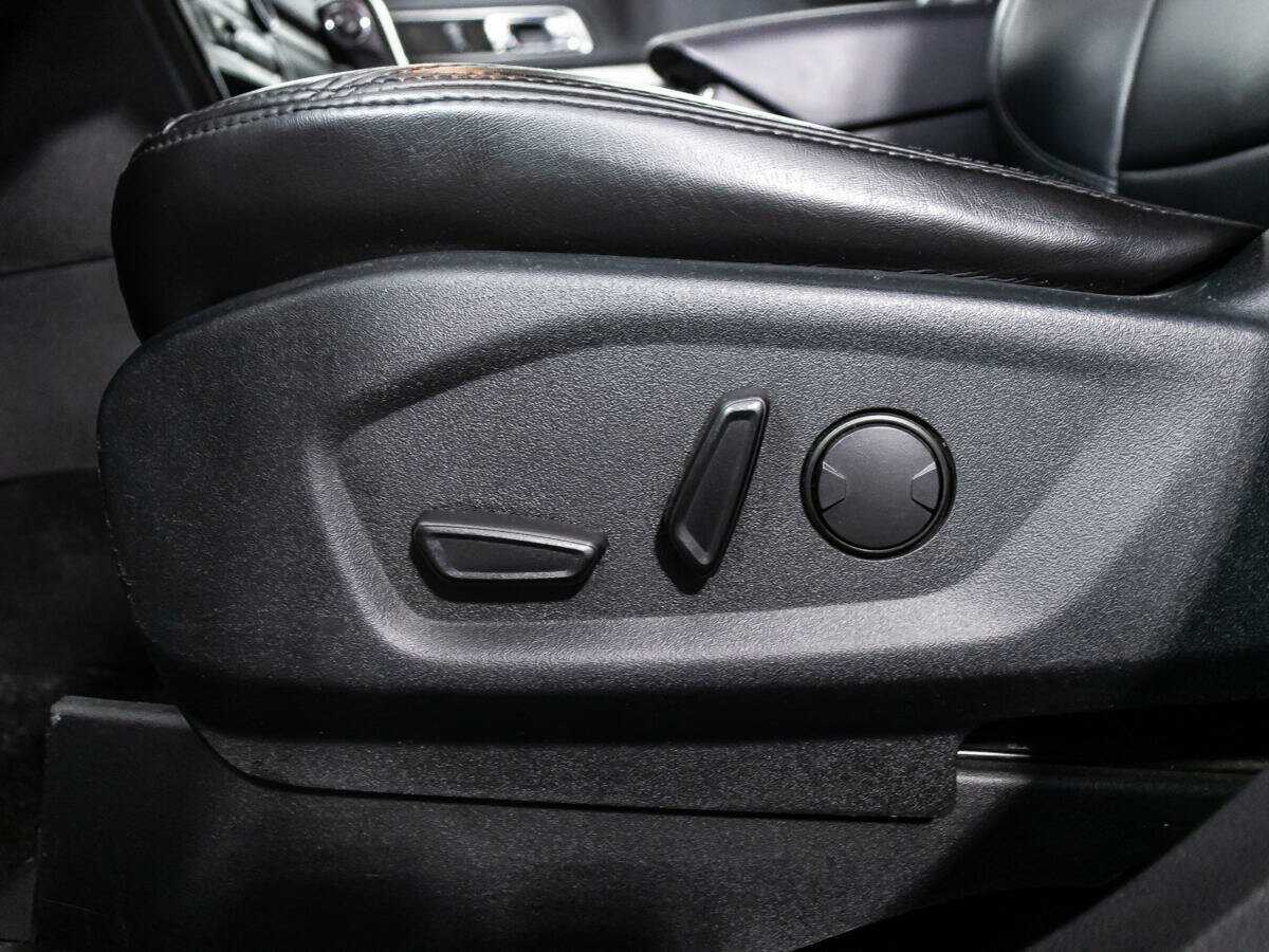 Купить Ford Explorer с пробегом. Фото: #17